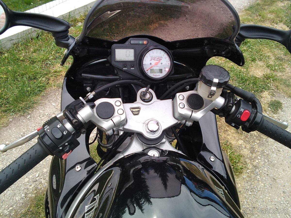 Triumph Sprint RS 955i - 7