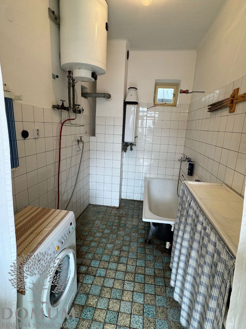 Vidiecka usadlosť v obci Lubina s 2755m2 pozemkom - 7