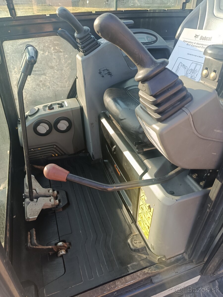 Minibager Bobcat E17 - 7