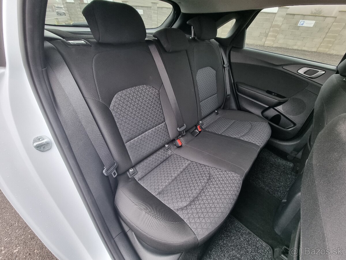 Kia Ceed 1.5 T-GDi Gold za 16.990,- € - 7