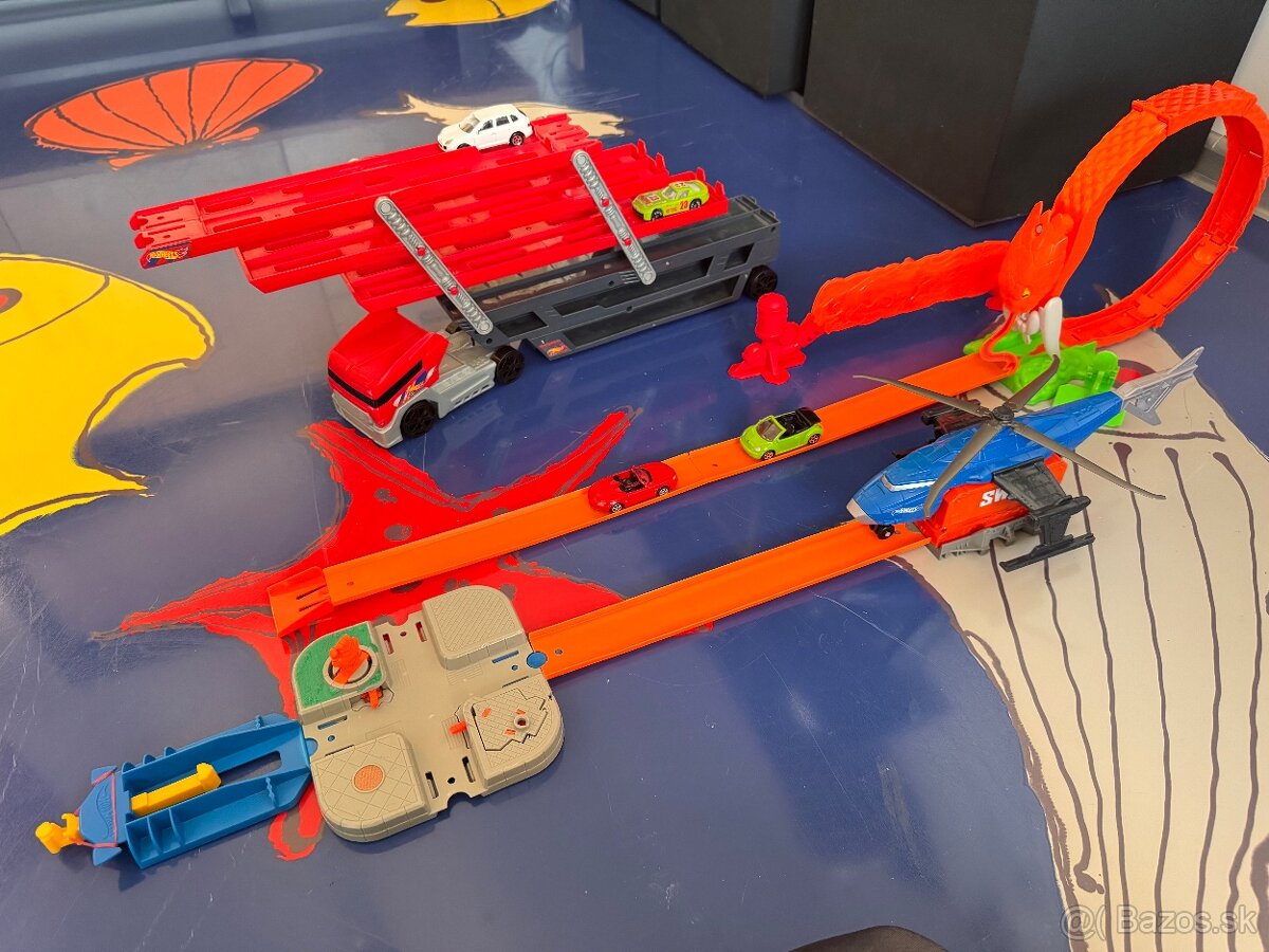 HotWheels kamión-odťahovka, vrtuľník a dráha - 7
