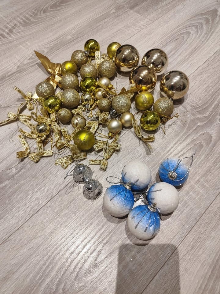 vianočné ozdoby, mašle, gule, strieborné reťaze, starshower - 7