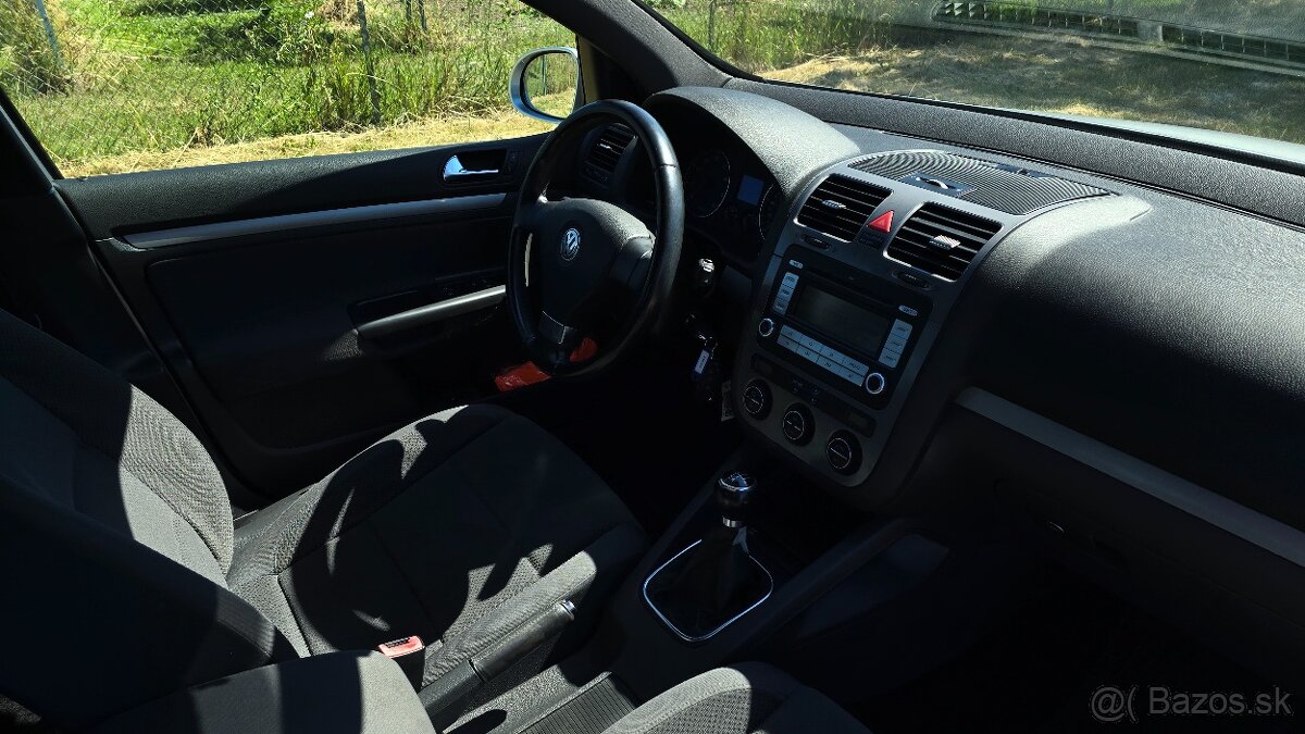 Volkswagen Golf 5 1,6 75kW - 7