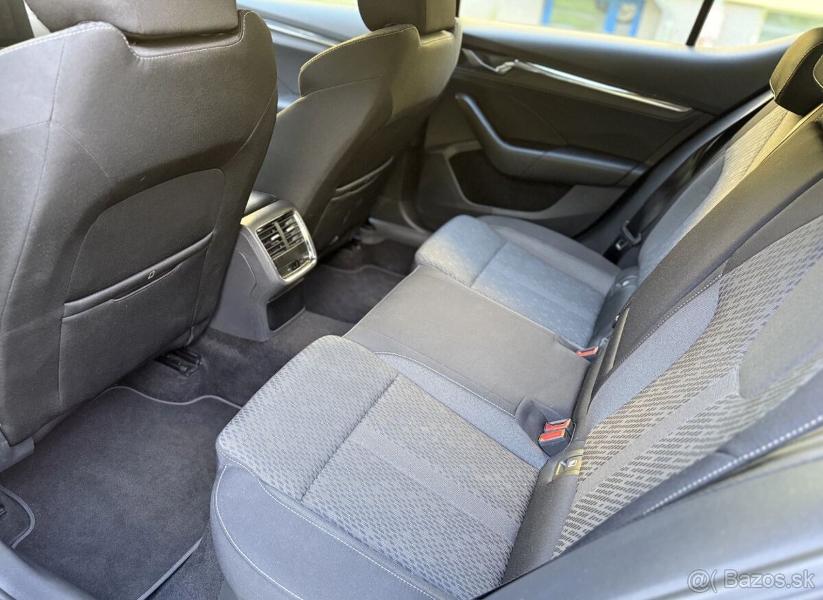 Skoda Octavia 2.0 TDI Style DSG - 7