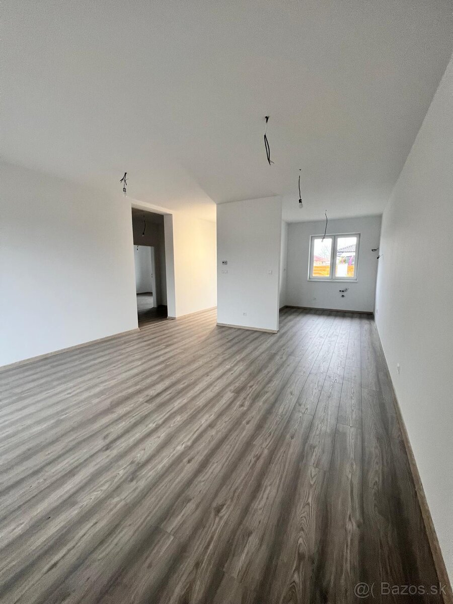 EXKLUZÍVNE- Novostavba hneď pri centre Dunajskej Stredy - 7