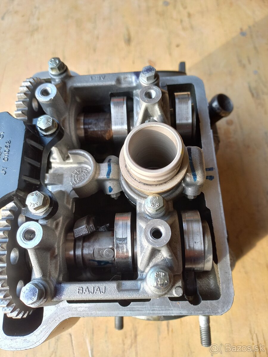 Hlava KTM Duke 390 - 7