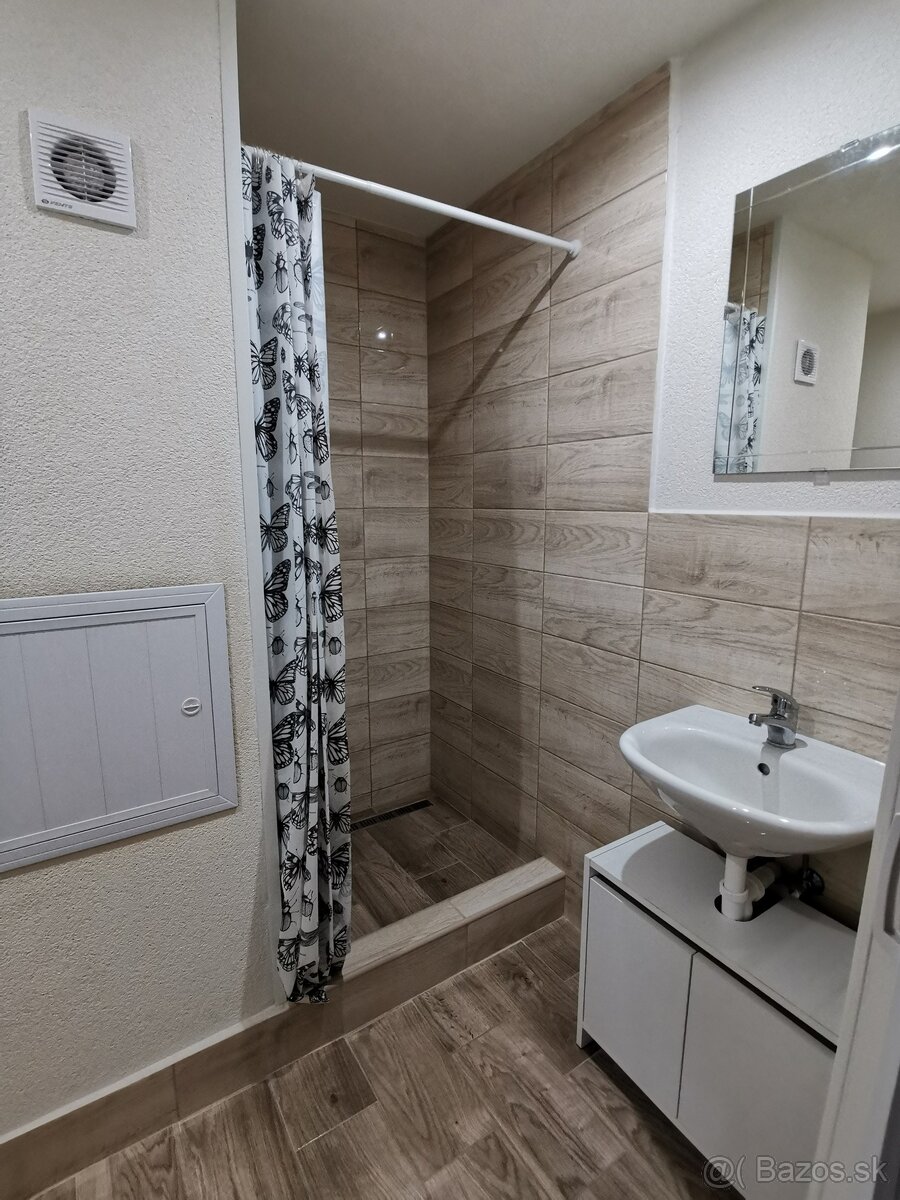 Topoľčany - 1 izbový byt na Modráku - 7