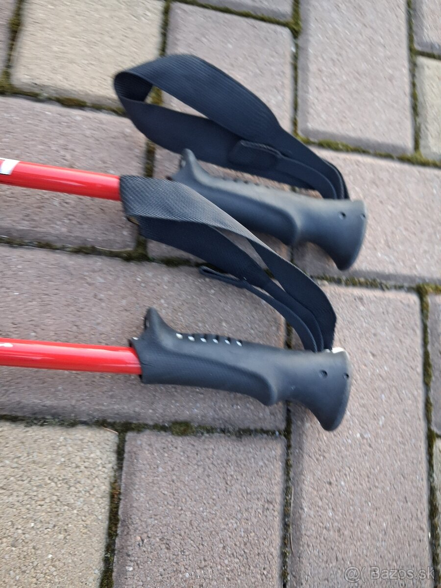 Predám detské lyže Atomic a palice Leki - 7