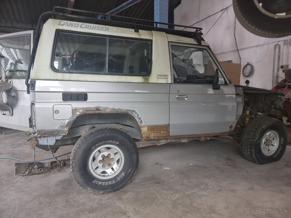 Toyota Land Cruiser 70/73/75/77/78 - 7