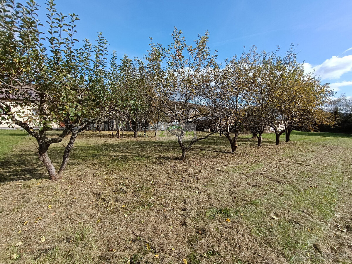 Bystré – slnečný, rovinatý pozemok s hosp. budovou, 872 m2 - 7