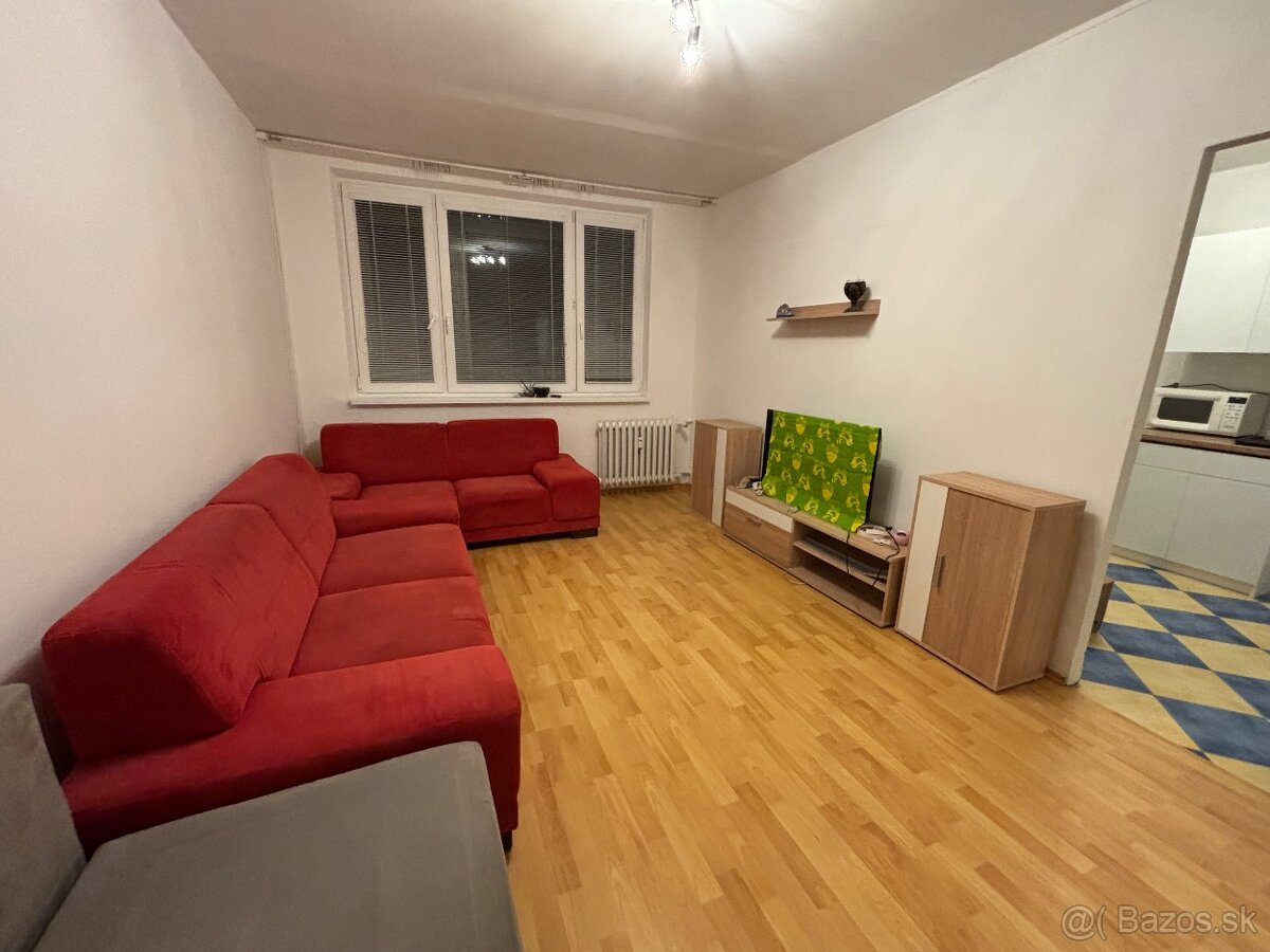 Prenájom samostatnej izby v priestrannom 3-izbovom byte - 7