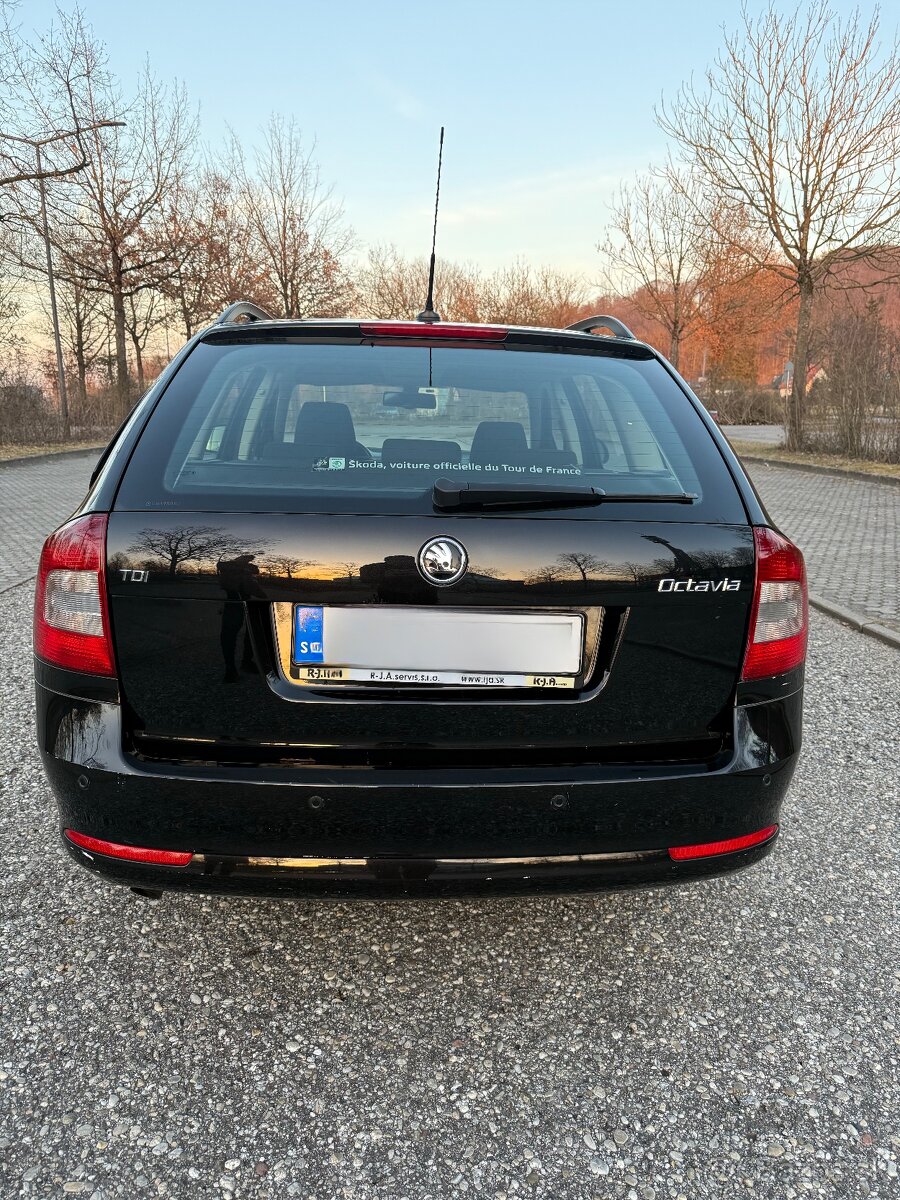 Skoda Oktavia Combi - 7