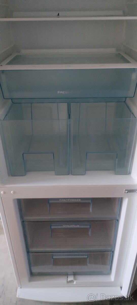Predám chladničku s mrazničkou dolu - 7