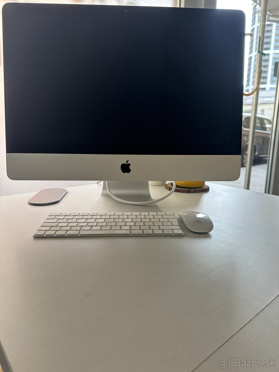 Apple iMac 21,5" 2017, i5, 8GB RAM, 256GB SSD - 7