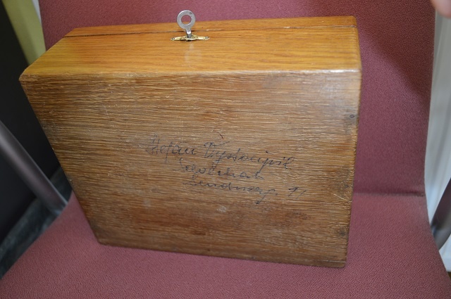 predam - krasna starozitna drevena skrinka - 7