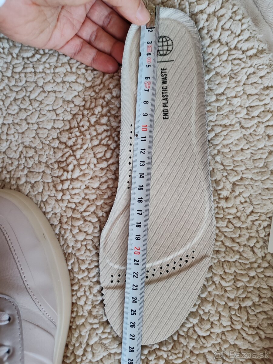 Adidas court revival 42 2/3 - 7