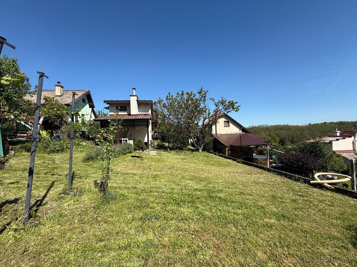 ZNÍŽENÁ CENA CHATKA S ELEKTRINOU A VODOU ZLATÉ MORAVCE - 7