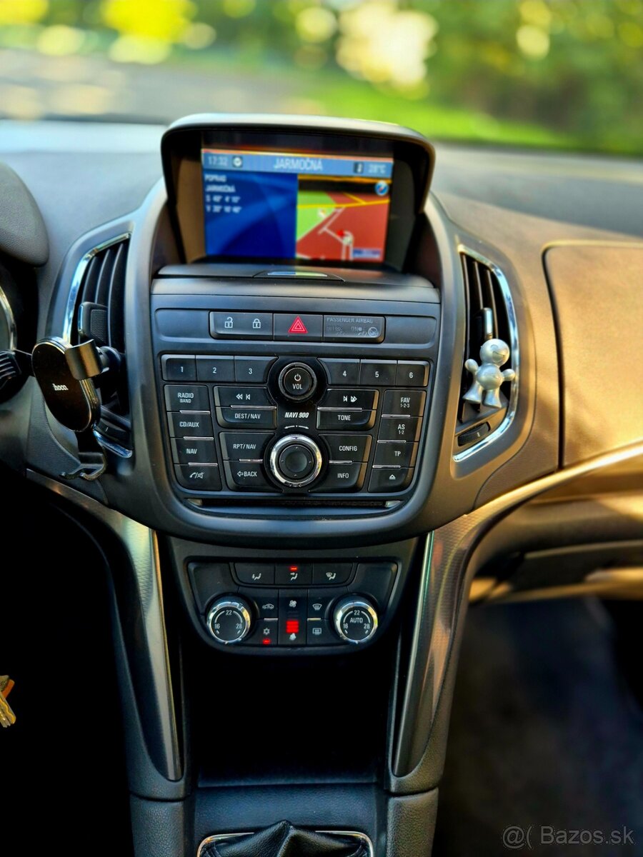 Predám Opel Zafira Tourer 2.0 - 7 miestne - 7