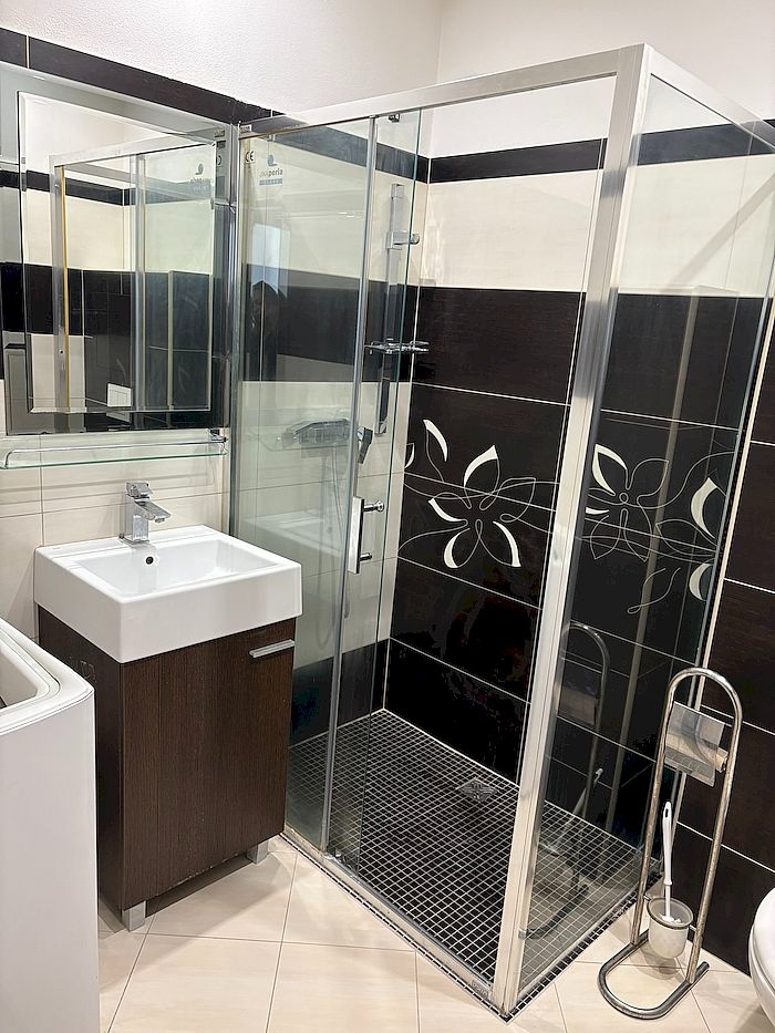 Prenájom veľkometrážneho 1 izbového bytu 42 m2, v Priekope - 7