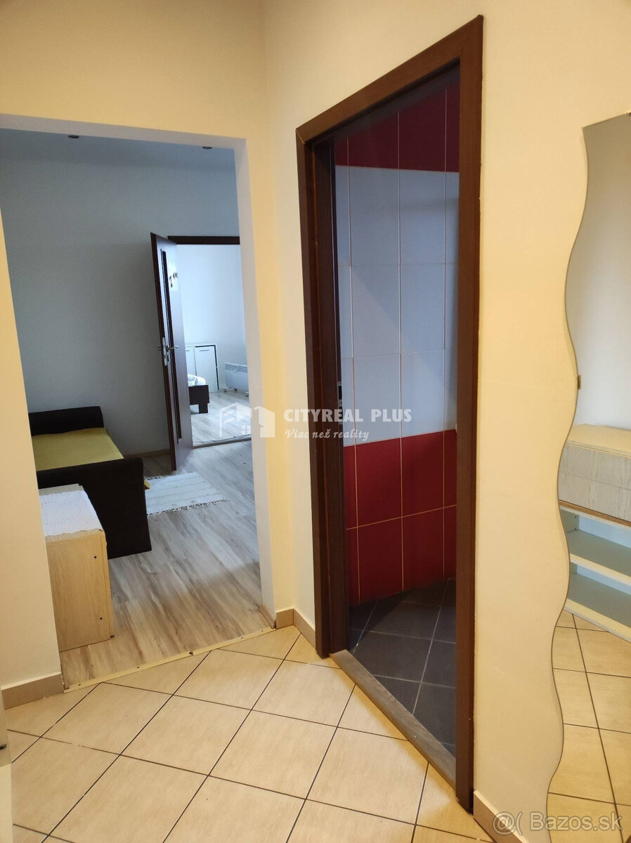 Ponúkame Vám na predaj prerobený 1-izbový byt v meste Štúro - 7