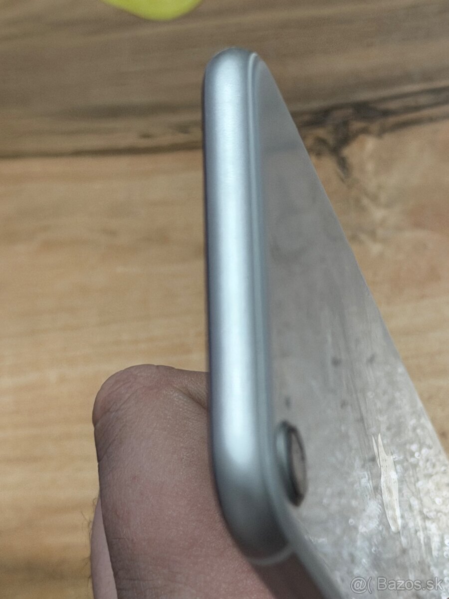 Predám Apple IPhone SE 2020 128GB White Stav Nového Telefónu - 7