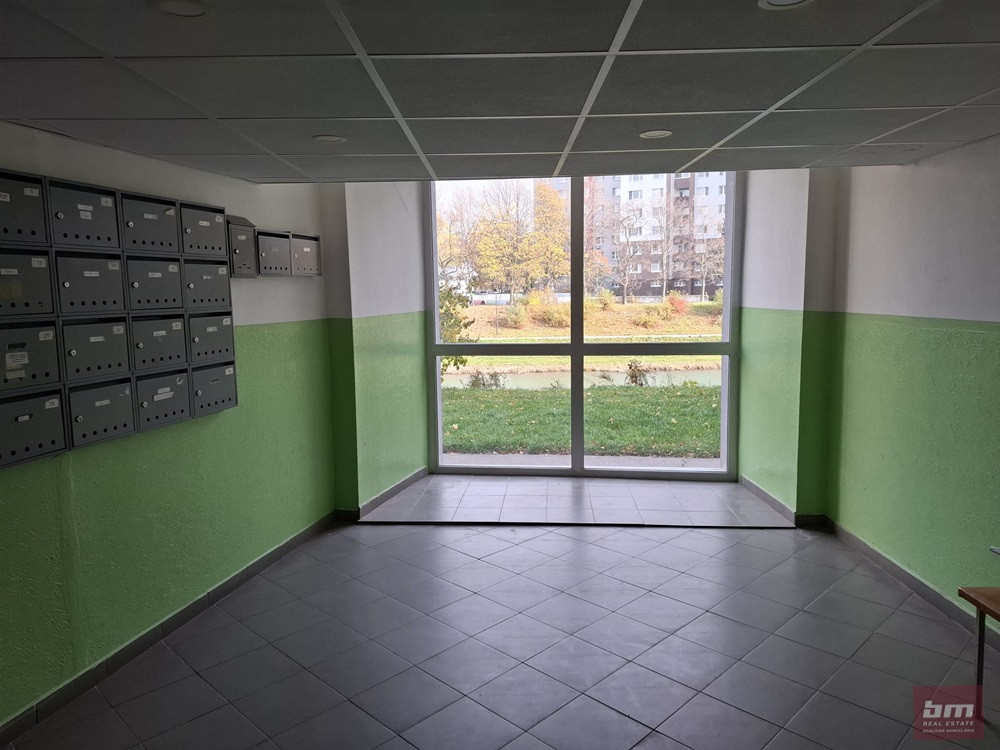 Prenájom 3 -izb. bytu v Petržalke naa Topoľčianskej ul. - 7