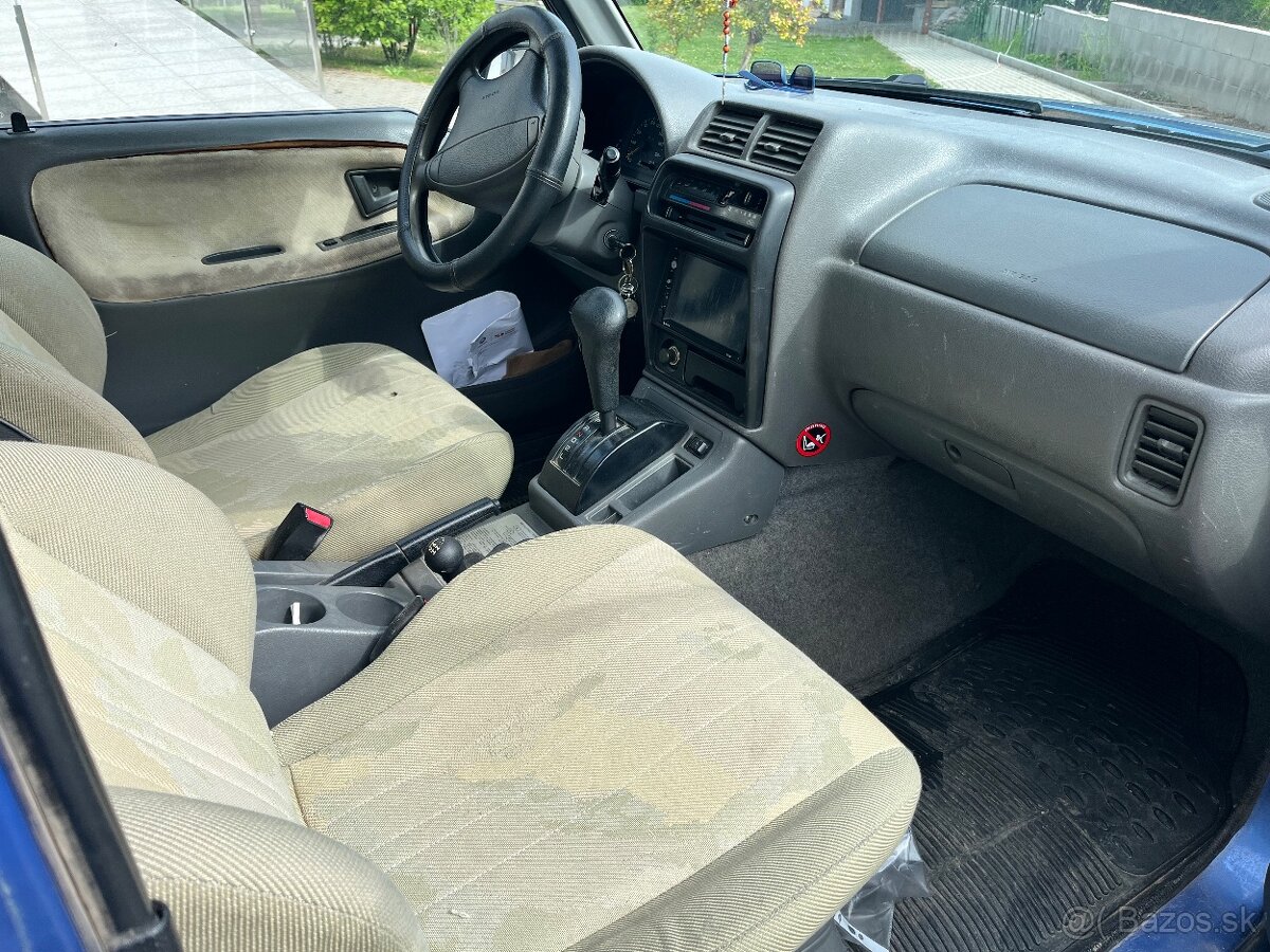 Suzuki Vitara , 2 L benzín automat - 7