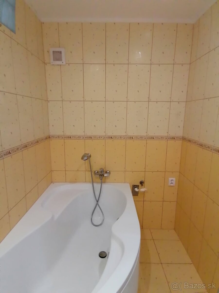 Predaj veľkého 3 izb. bytu v Leviciach - 7