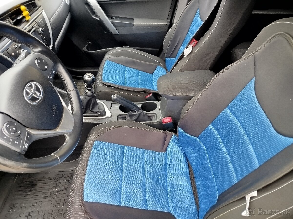 Predam Toyotu Auris - 7