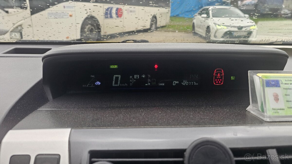 Toyota Prius Plus + LPG - 7