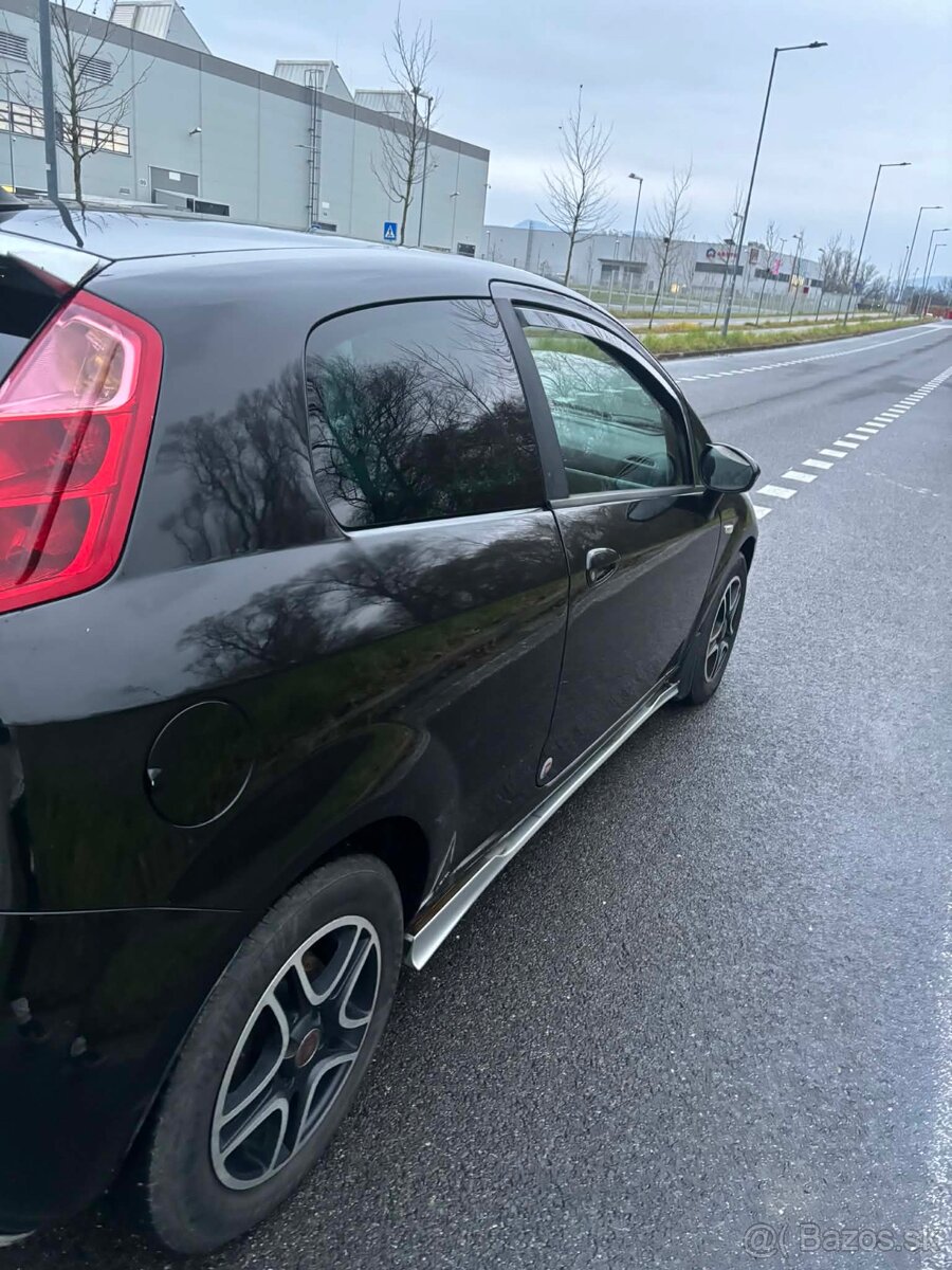 Predám Fiat Punto 1,4 Benzin - 7