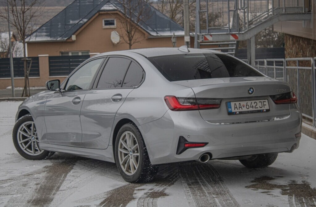 BMW Rad 3 320d Advantage A/T RWD - 7