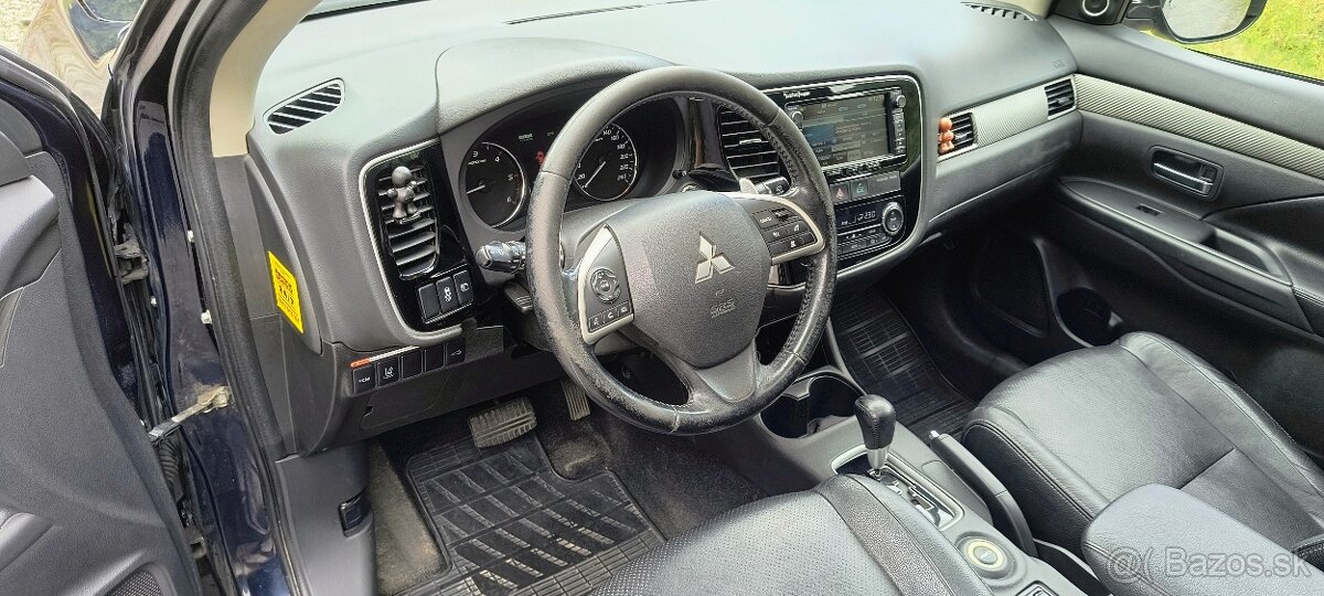 MITSUBISHI OUTLANDER 2.2D AUTOMAT 4x4 7-MIESTNE FULL VÝBAVA - 7