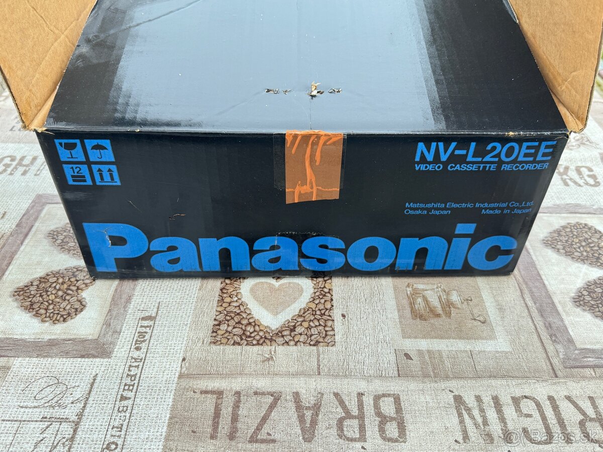 Retro VHS video prehrávač - 7