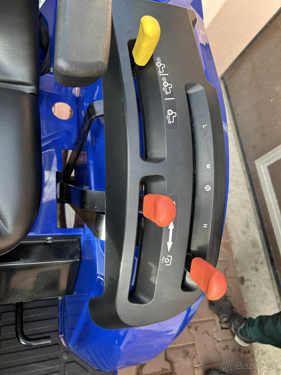 Predám malotraktor Tauros 4x4 40HP 4 valec motor - 7