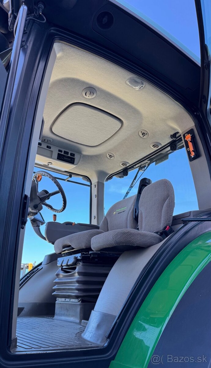 John Deere 7230R - 7