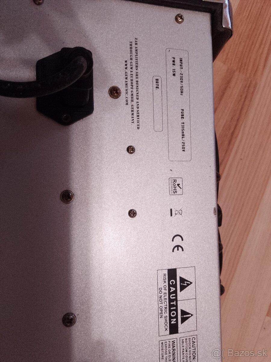 VGS bass gitara + kombo 15W (predané) - 7