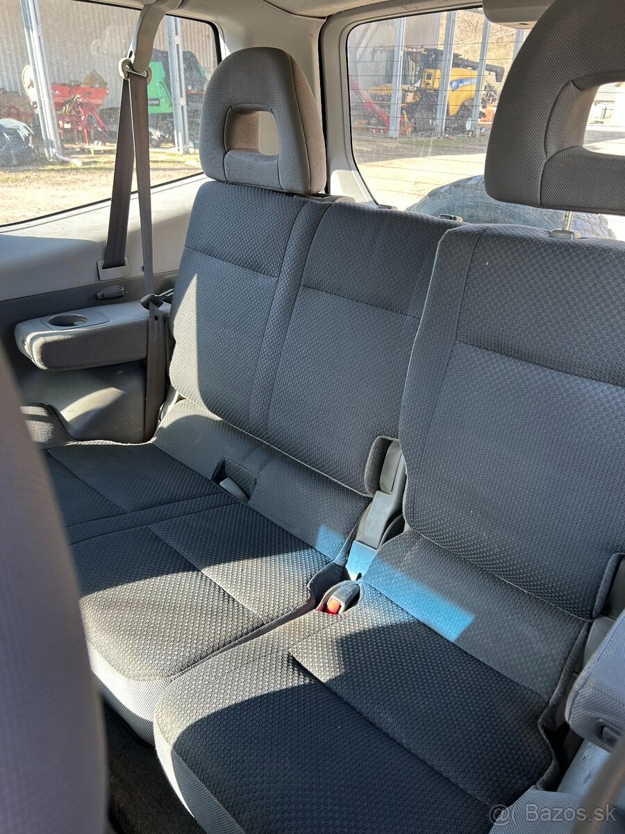 Mitsubishi Pajero - 7