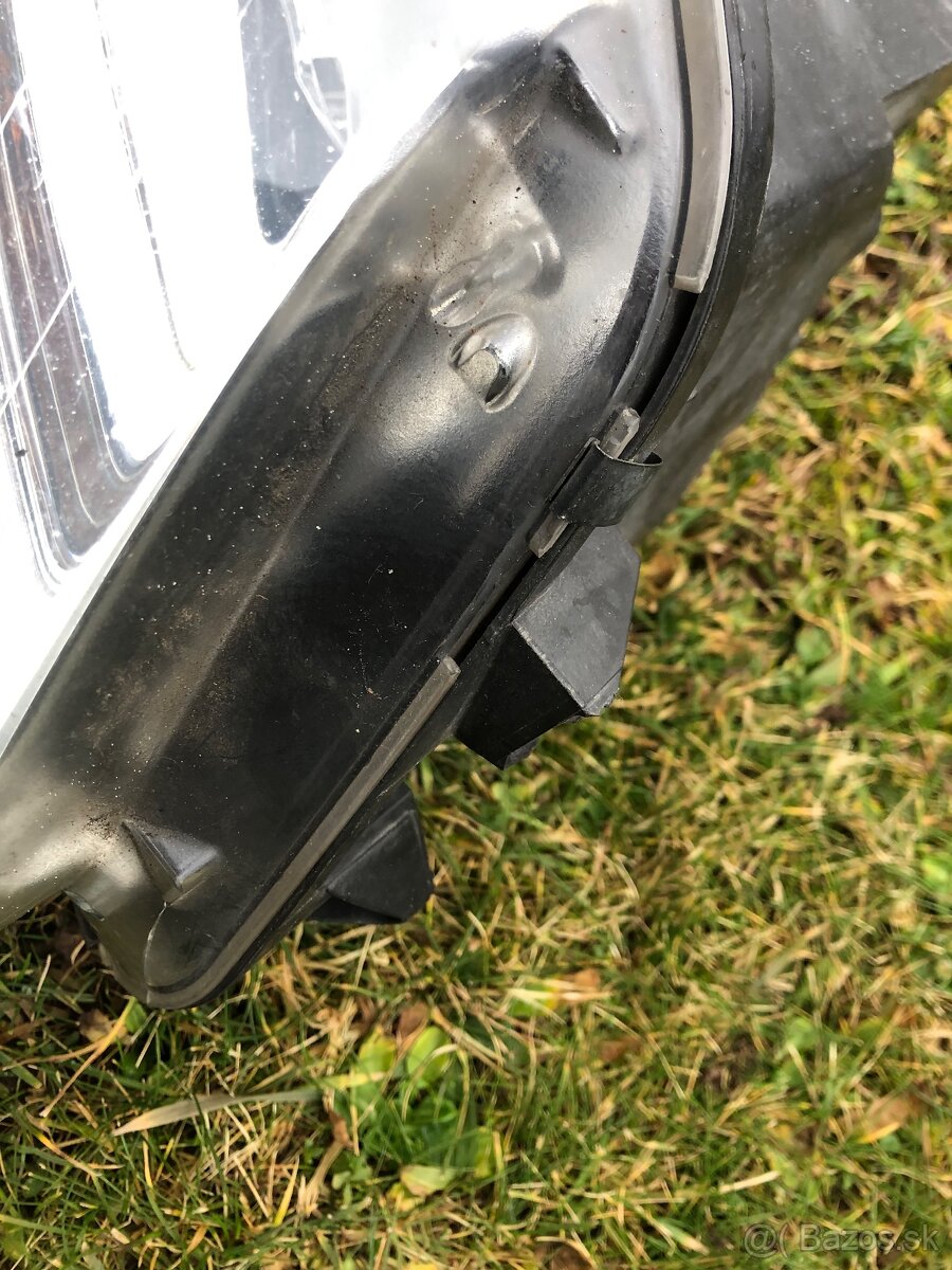 Predám predné svetla do vw T5 vw Touran facelift - 7