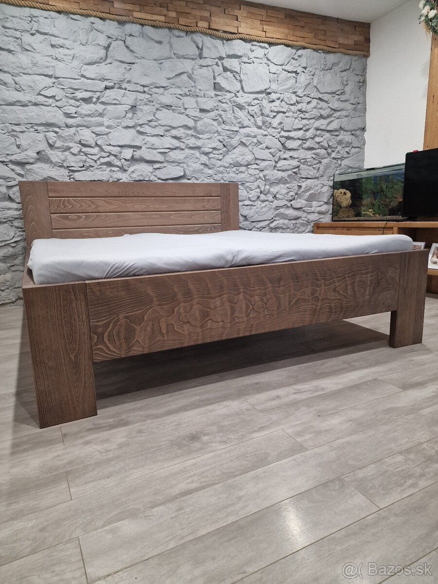 Masivna manželská postel - 7