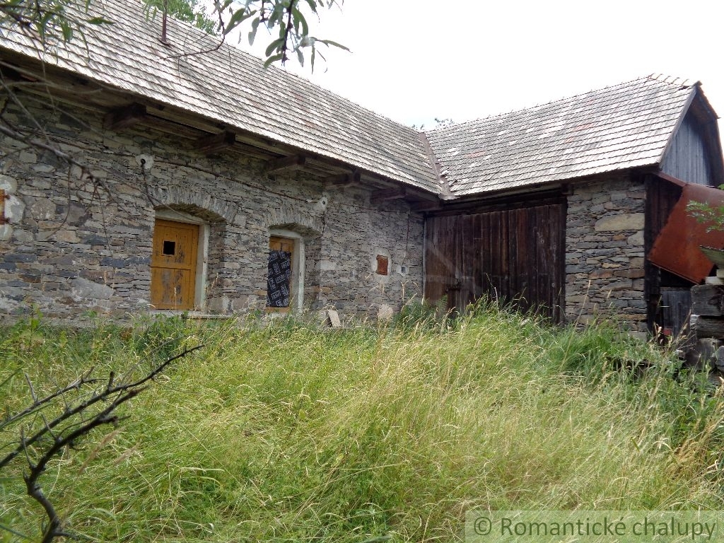 VÝRAZNE ZNÍŽENÁ CENA - Pôvodné gazdovstvo v peknom prostre - 7