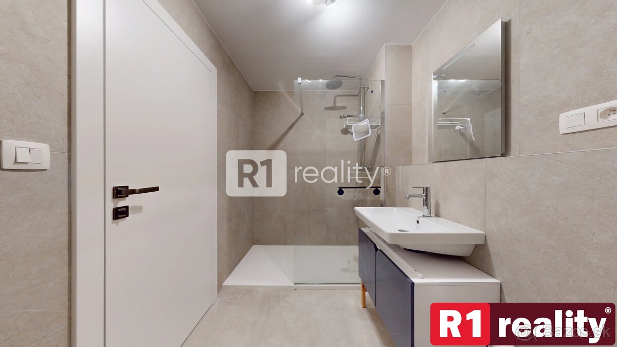 Na prenájom 2 izbový byt 45 m2 + terasa 15 m2 + 30 m2 predzá - 7