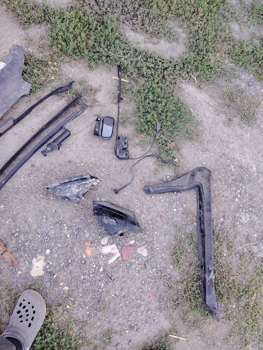 Predám náhradné diely audi a4 b8.5 facelift - 7