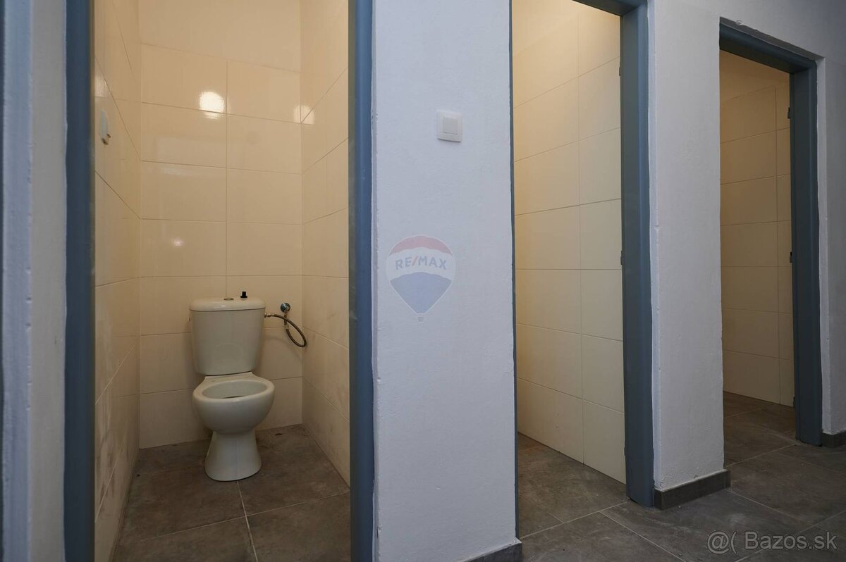 RE/MAX ponúka na prenájom skladové priestory v Trnave s výb - 7