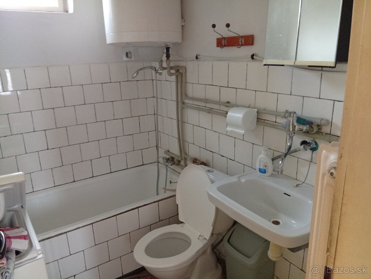 Predám Rodinný dom v dobrom stave - Dulovce - 7