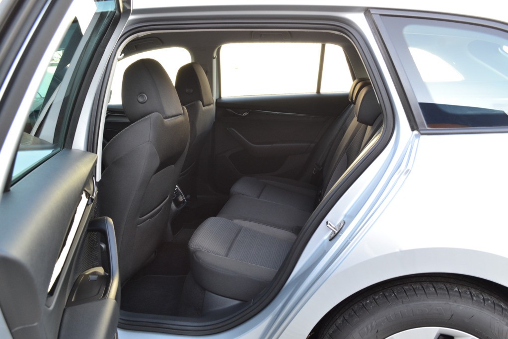 Škoda Octavia Combi 2.0 TDI DSG Virtual Cocpit - 7