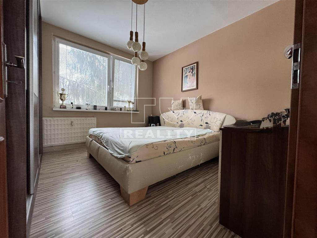 Na predaj 3-izbový byt, Vráble - 7