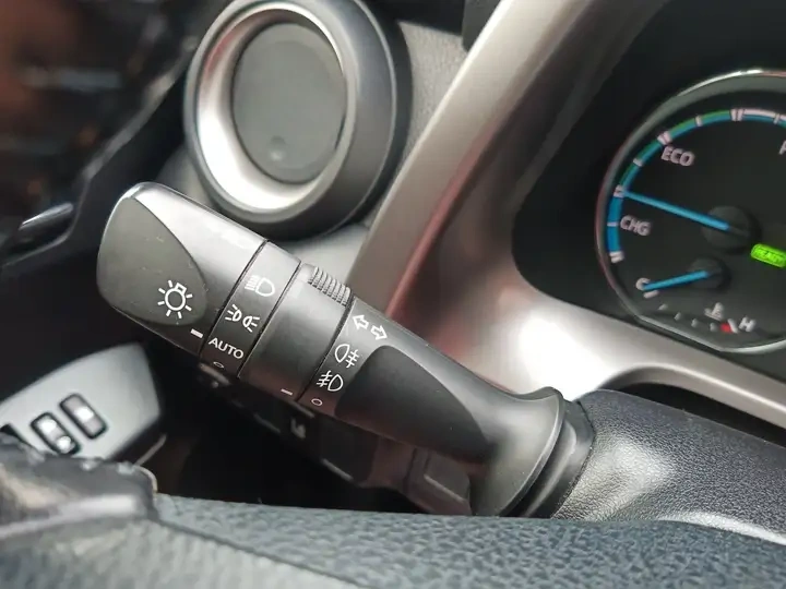 Toyota RAV4 Hybrid - 7