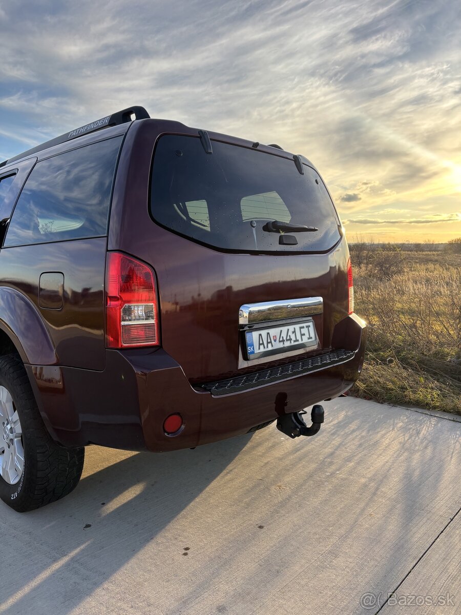 Nissan Pathfinder - 7