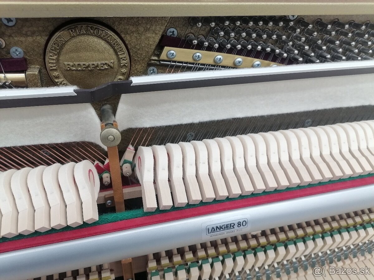 Moderné Piano dovoz celá SR - 7